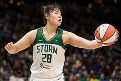 "I can't imagine how hard it is to learn English as an adult": WNBA fans heap praise on China's Li Yueru after press conference video goes viral