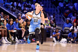 "It felt like a death": Chicago Sky reporter details harrowing aftermath of Courtney Vandersloot's injury