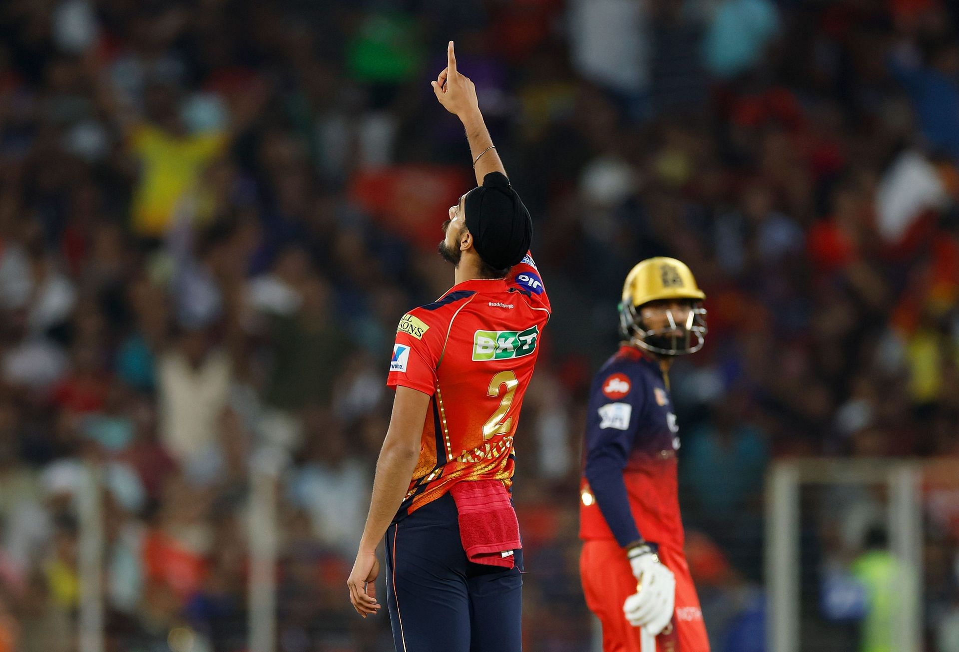 Arshdeep Singh picked up three wickets in the last over of RCB&#039;s innings in the IPL 2025 final. [P/C: Getty]