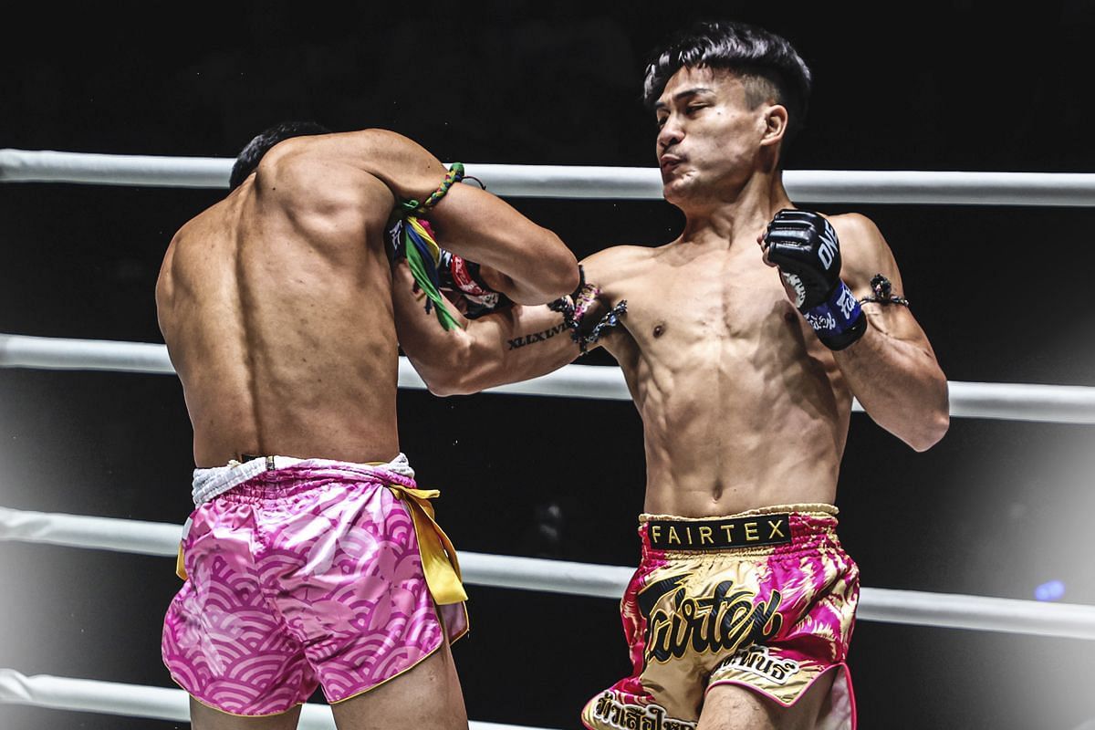 Jaosuayai Mor Krungthepthonburi (right) impressed at ONE Fight Night 32.