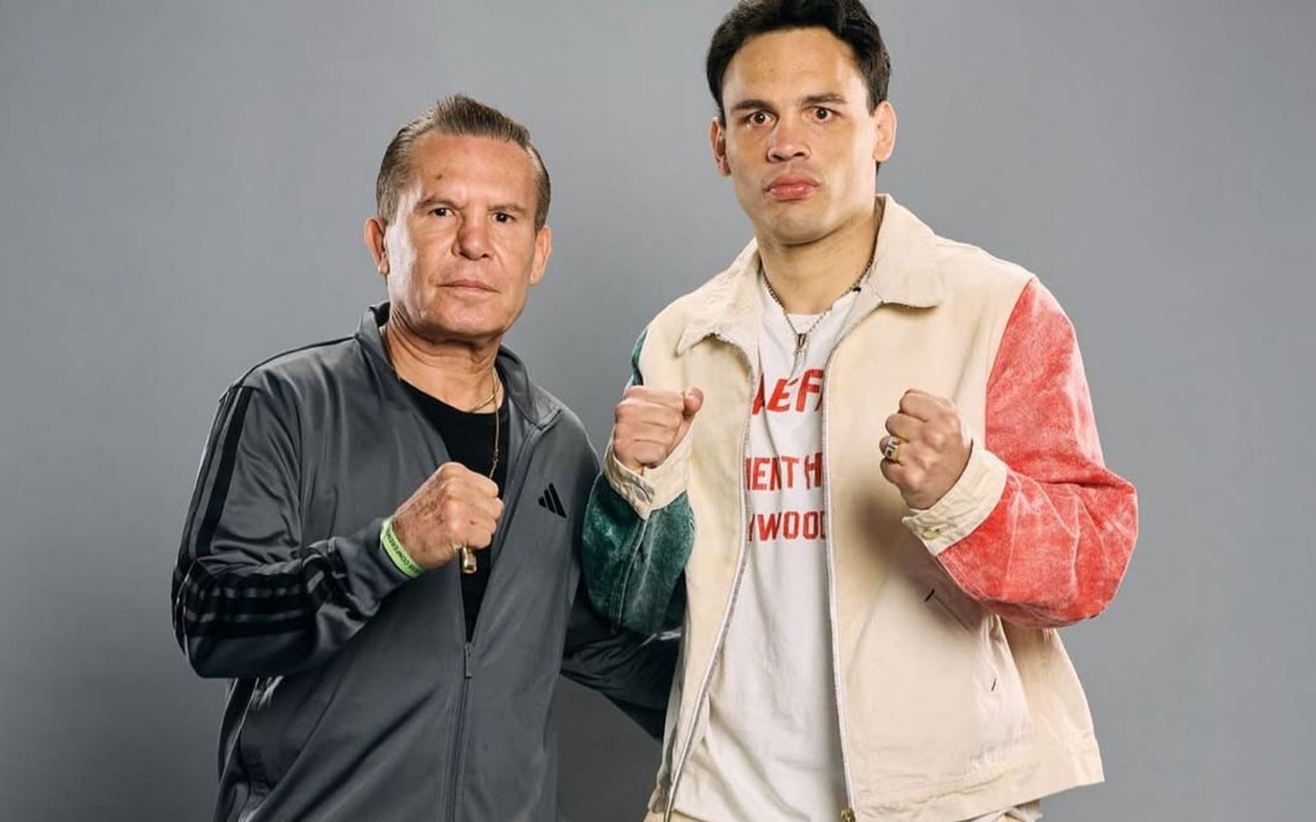  Julio C&eacute;sar Ch&aacute;vez Jr. (right) aims to make his father (left) proud this weekend. [Image courtesy: @jcchavezjr on Instagram]