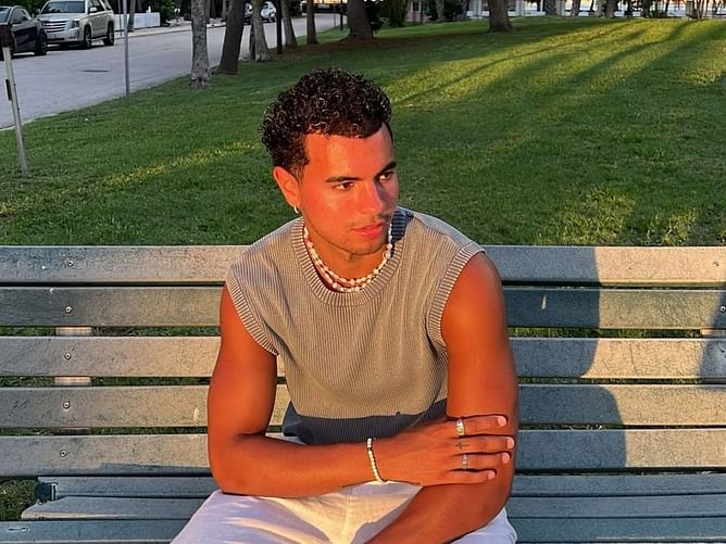 Who is Love Island UK star Harrison Solomon? Meet the bombshell footballer