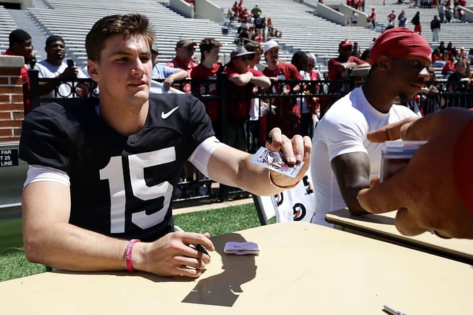 "Hard for Alabama to keep him off the field" - Amid Keelon Russell-Ty Simpson battle, CFB insider urges Kalen DeBoer to address "elephant" in the room