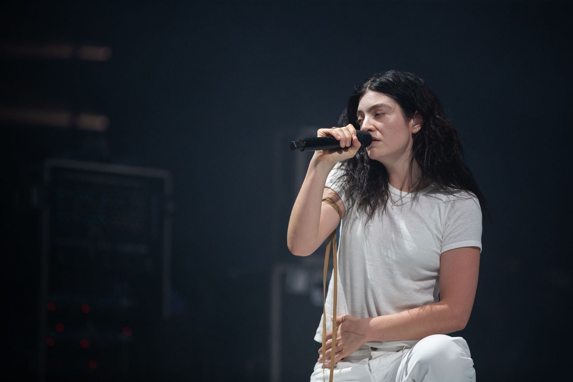 What songs did Lorde perform at Glastonbury 2025? Complete setlist