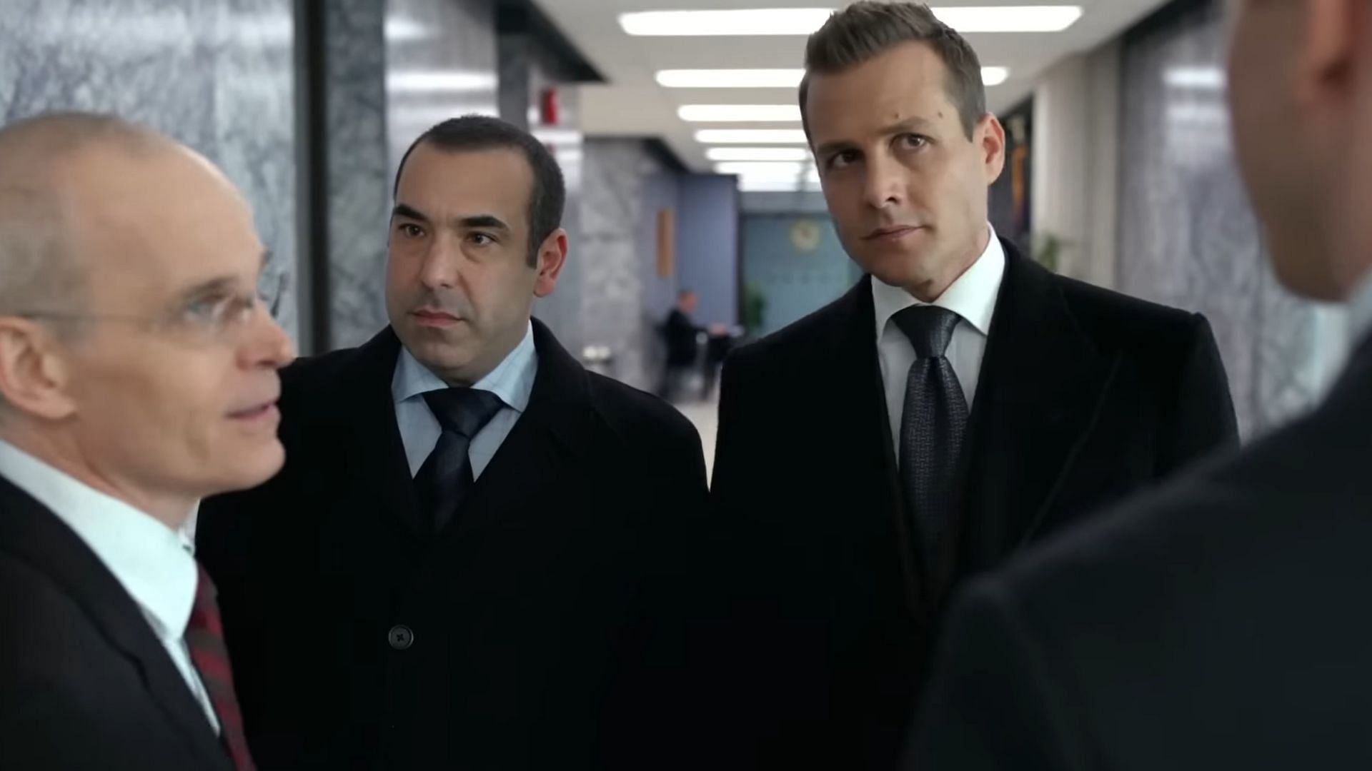A scene from S3, Ep 16 (Image via YouTube/ @Suits Official)