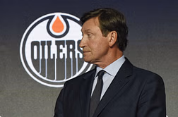 Wayne Gretzky and son Tyler surprise disabled Oilers fans with once-in-a-lifetime Stanley Cup experience