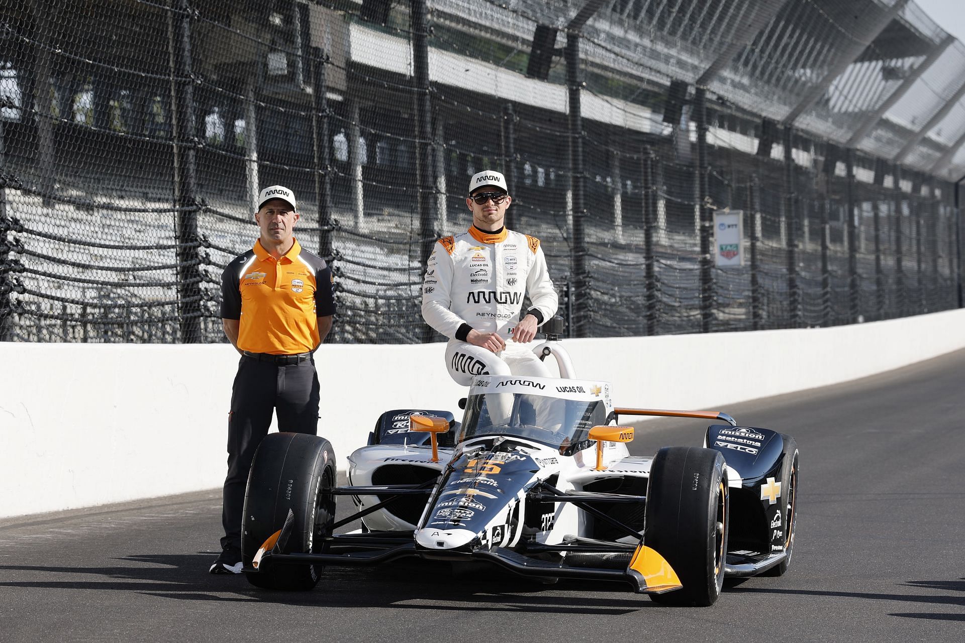 “They’re not friends”: Tony Kanaan drops bombshell revelation on Pato O'Ward’s dynamic with McLaren teammates