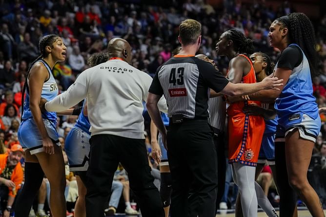 “I know why you mad”: Fans react to Angel Reese’s alleged message to Olivia Nelson-Ododa amid ugly braid pull-up