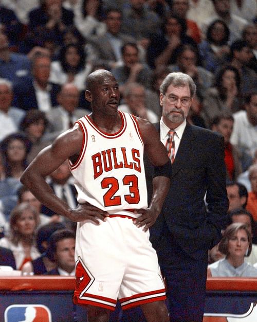 Former Chicago Bulls star Michael Jordan (L) and Phil Jackon - Source: Imagn
