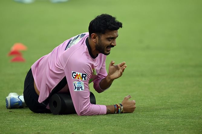 "Wapis unfollow kar dengey" - Axar Patel takes hilarious dig at Delhi Capitals teammates after IPL 2025