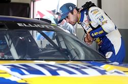 Chase Elliott unveils "Desi9n to Drive" paint scheme by 11-year-old cancer fighter