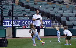 Clayton Kershaw reveals gender of his 5th child on Father’s Day