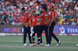 "Pressure mein batting toh hum se nahi hoti" - PBKS all-rounder's hilarious response to fan query post IPL 2025 [Watch]