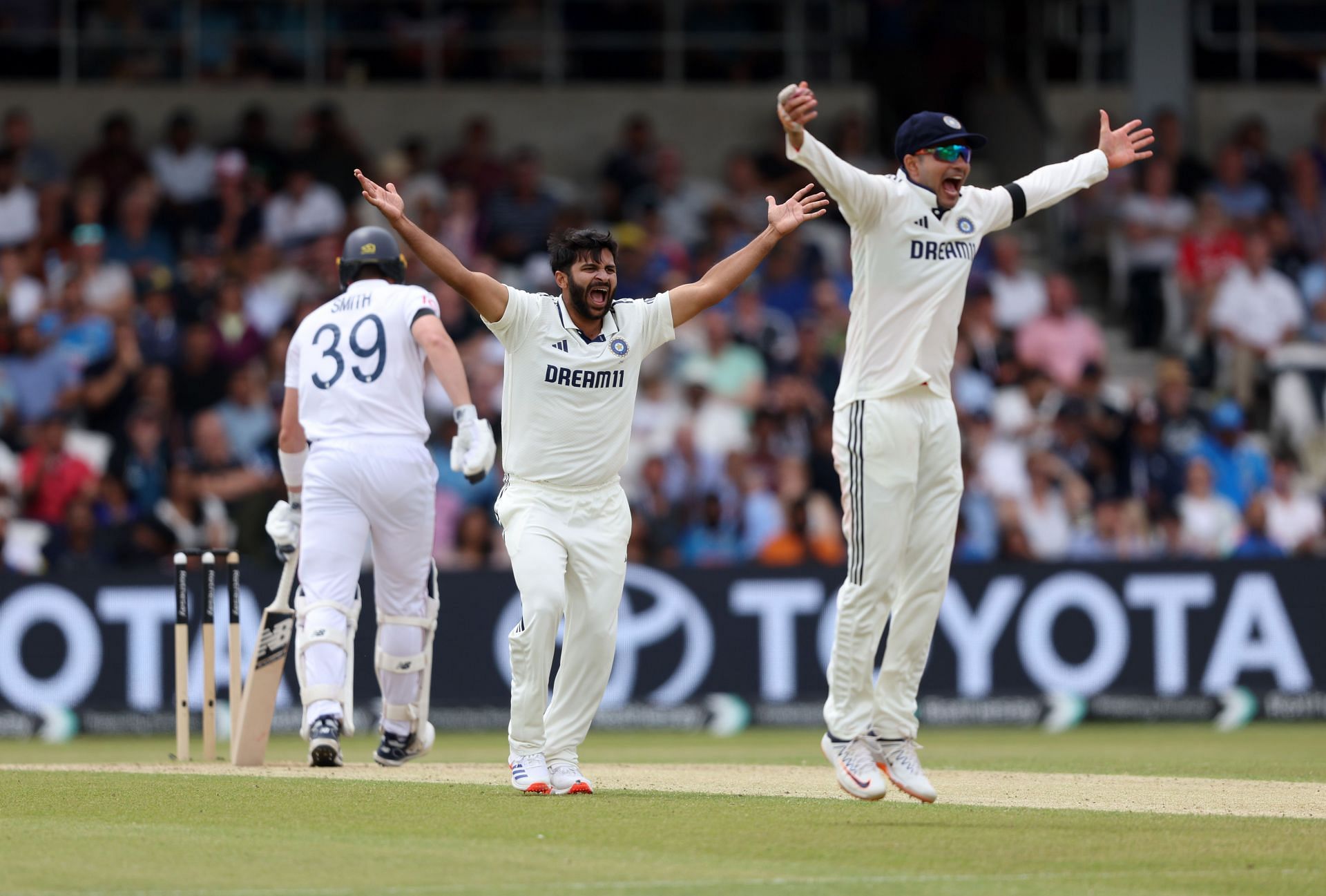 Jamie Smith was given out lbw off Shardul Thakur&#039;s bowling, but the decision was reversed after a review. [P/C: Getty]