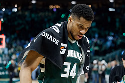 "Stop the loyalty gimmick" - NBA fans react to Giannis Antetokounmpo's cryptic response to Kevin Durant trade