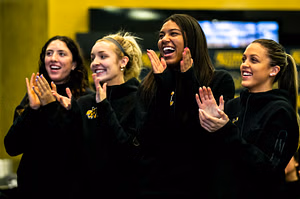 Gabbie Marshall, Kylie Feuerbach and more hysterical as Jada Gyamfi mocks Iowa teammate with embarrassing snap