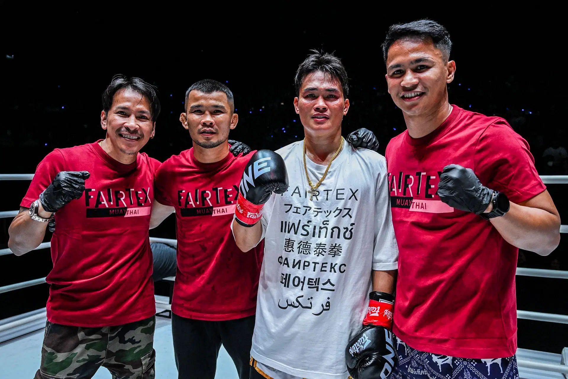 Superbon (right) backs Petchtanong (in white) to overcome Yuki Yoza next month.
