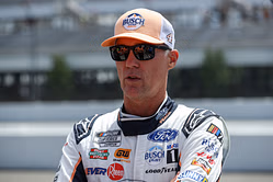 Kevin Harvick picks Team Penske’s driver as favorite to win the 2025 Michigan NASCAR Cup race