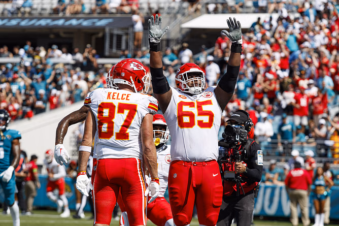 "You're just psycho bro" - Trey Smith recalls wild first encounter with Travis Kelce after TD