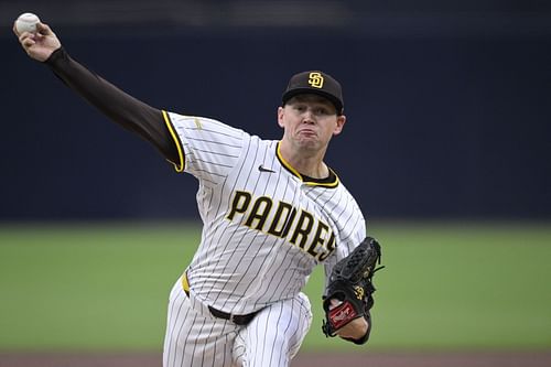 Stephen Kolek in action against the Miami Marlins - Source: Getty