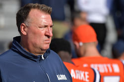 "I have not talked to Jim Harbaugh": Illinois HC Bret Bielema shows no interest in truce after feud over Michigan sign stealing in January