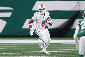 Dolphins trade rumors: Miami eyeing new tight end after Jonnu Smith's move to Steelers