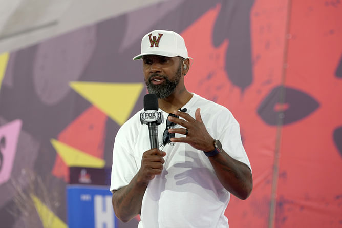 "Not good enough to be a Buckeye" "Bring him home": Fans react as Michigan legend Charles Woodson's son receives offer from Sherron Moore's squad