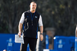 "This is an insane take": Fans in disbelief as Billy Napier's Florida bags major recruiting win by landing 6-6, 260-pound TE over Bill Belichick