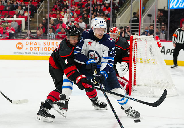 NHL: Winnipeg Jets at Carolina Hurricanes - Source: Imagn