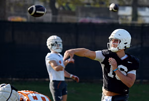 "It ended up being like a thirty-minute voicemail": Arch Manning reveals cheerful interaction with uncle Peyton over his two-minute drill blunder