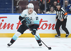 Top 3 Evander Kane replacement targets for Oilers with similar grit and physicality traits ft. Michael Eyssimont