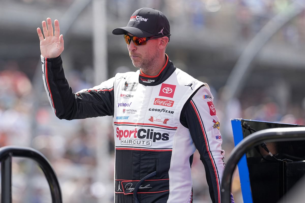 Kevin Harvick issues a clear message to Denny Hamlin’s NASCAR rivals