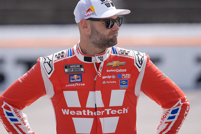 Shane van Gisbergen shares what he thinks of NASCAR's Mexico track limits enforcement