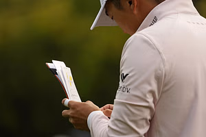 Michael Kim shares behind-the-scenes from golf brand shoot, picks up bunker tips from 'short game chef'