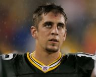 وجد آرون رودجرز أخيرًا منزله الجديد في اتحاد كرة القدم الأميركي لموسم 2025. (الاعتمادات: imagn)