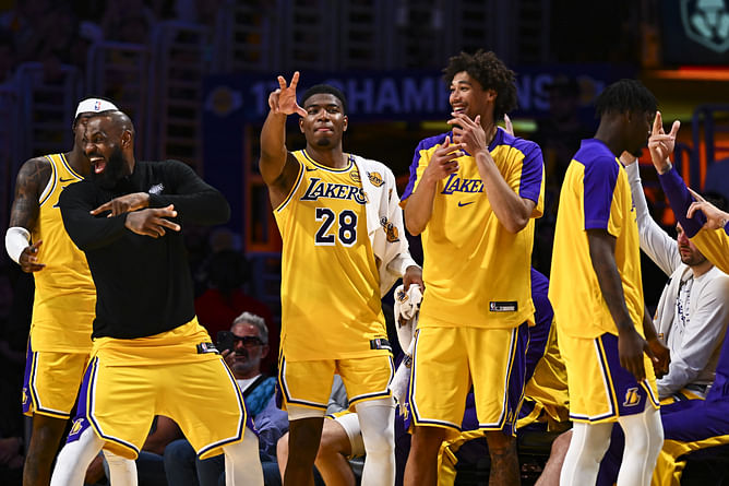 "Can't be relied", "3rd string C as injury insurance": Lakers fans divided over re-signing 6'10 center at $5.2M price