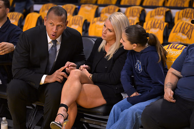 Alex Rodriguez's girlfriend, Jaclyn Cordeiro, shares her pride as "proud mama" after seeing daughter's dance performance on stage