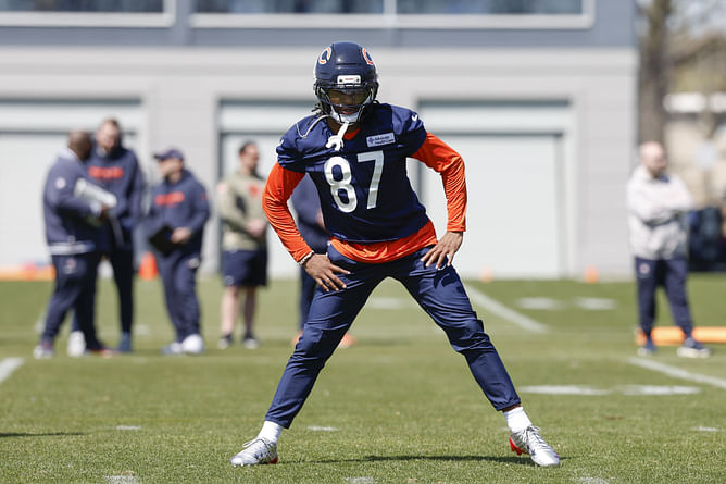 "Bears are cooked once again" - NFL fans react as rookie WR Luther Burden III hops onto viral TikTok trend in latest video