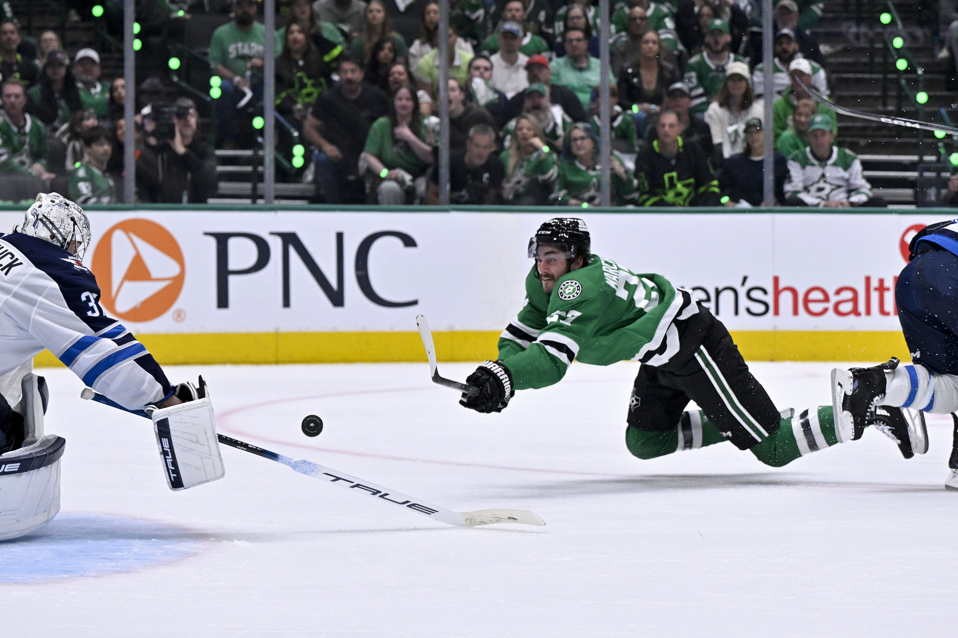 NHL analysts urge Vancouver Canucks to sign $18,000,000 Dallas Stars' forward after J.T. Miller trade
