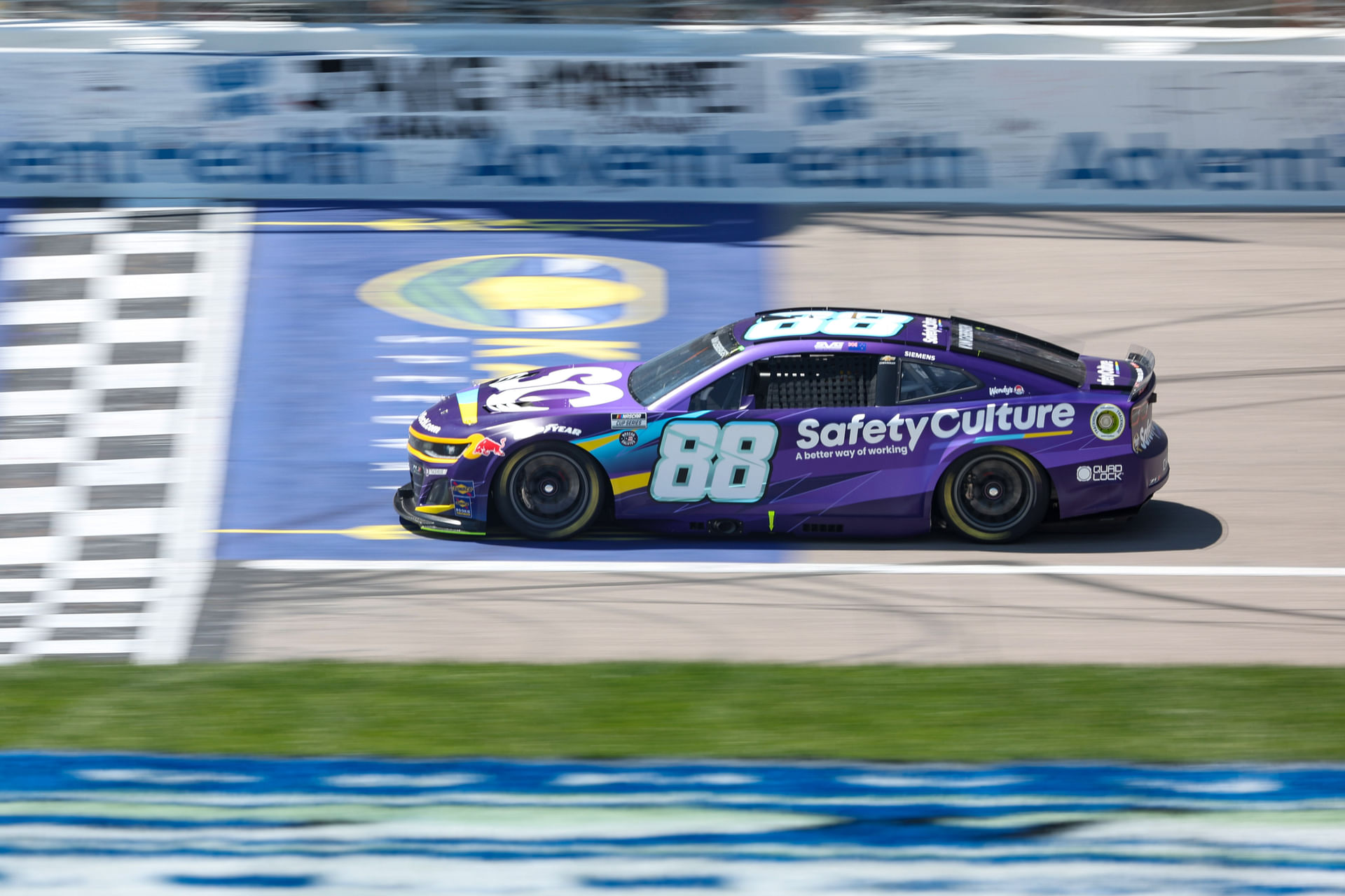 NASCAR: AdventHealth 400 - Source: Imagn