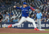 Jose Berrios is pitching today - Source: Imagn