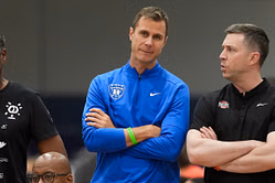 "Can’t wait to see them choke in the Elite Eight": College hoops fans react as Isaiah Evans, Cameron Boozer & other Duke stars sweat in training
