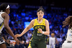 "Wish we could get her on the Fever": Fans react as China's Li Yueru makes surprising WNBA decision