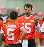 Browns rookie Dillon Gabriel gets Joe Flacco to strike hilarious pose in first look photoshoot [VIDEO]