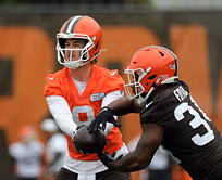 “Still no aura. What a bum” - NFL fans react to Kenny Pickett’s viral media day picture in Browns' no. 8 uniform