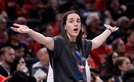 "This is really weird": Caitlin Clark drops reaction after she and Kate Martin get snubbed from ex-teammate’s post