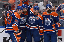 Wayne Gretzky makes feelings known about Connor McDavid's elite assist in Game 2