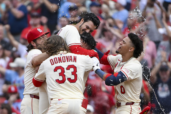 After his walk-off hit wins series vs Dodgers, Nolan Arenado delivers 2-word reaction to teammates' play before game-winner