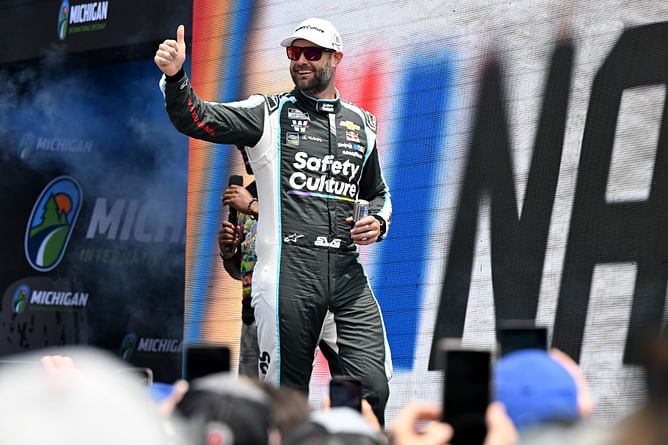 Shane van Gisbergen becomes only the third driver to achieve special feat. after Mexico NASCAR pole