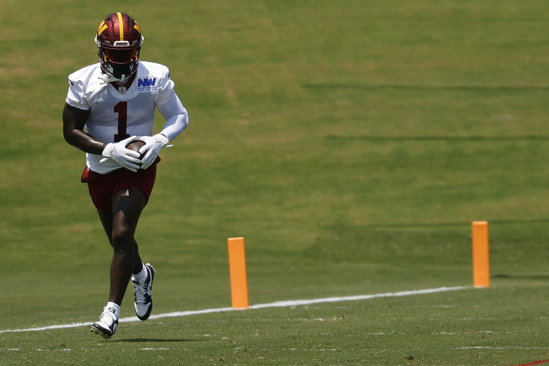 NFL: Washington Commanders WR Deebo Samuel - Source: Imagn